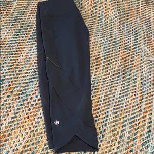 ❗️Sold❗️Lululemon Like New gray 19” leggings